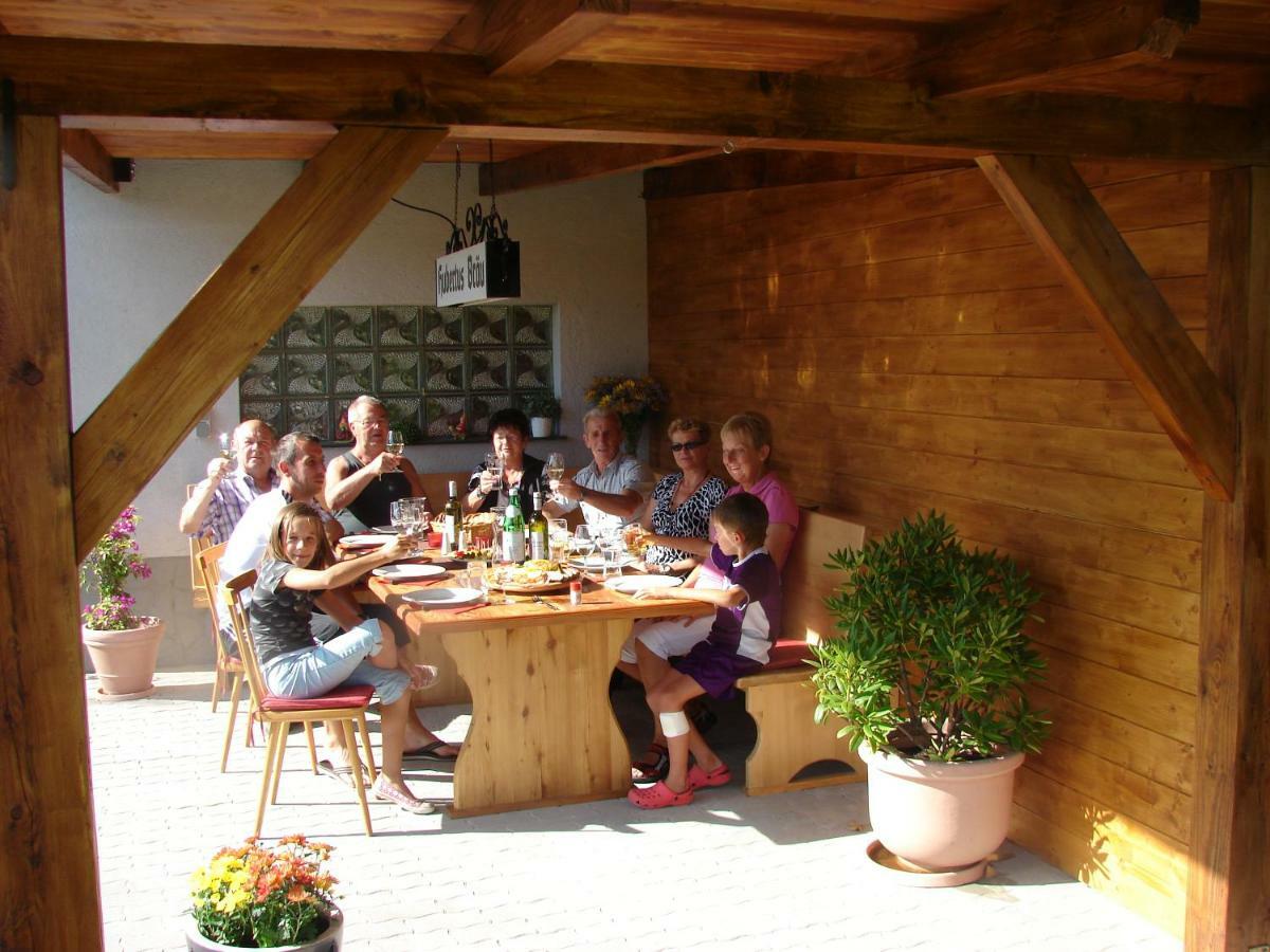 Appartementhaus Thermeneck Laa an der Thaya Exterior foto